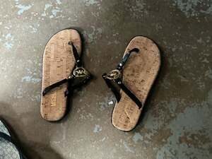 Michael Kors MK Charm Jelly Sandals Thong Flip Flops Black Silver size 8